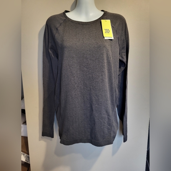 NEW All in Motion Charcoal Top, Size Medium - Picture 1 of 4